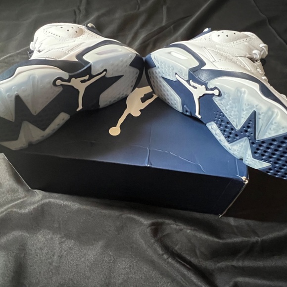 Authentic - Jordan 6 Retro \